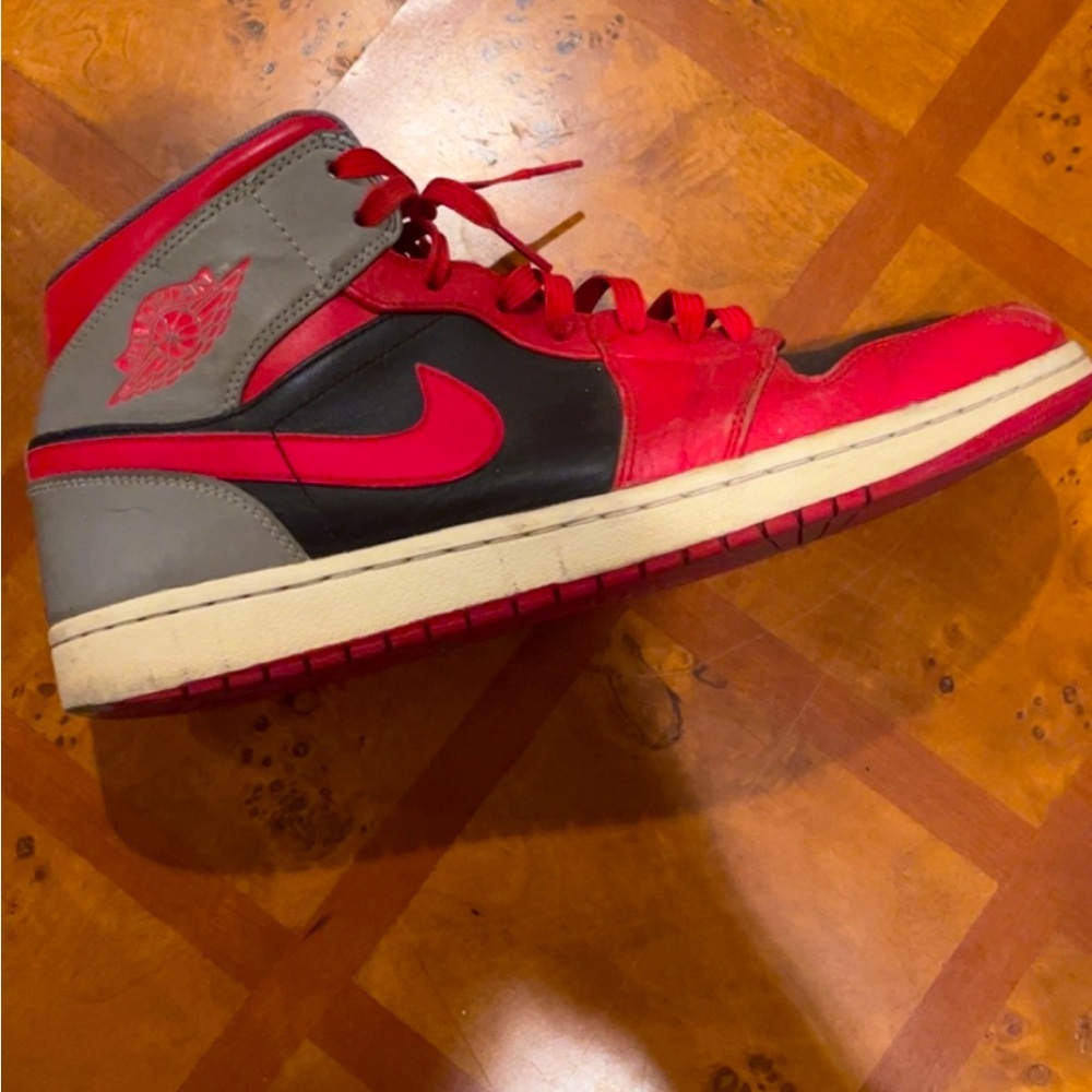 Jordan 1 Fire Red Cement (doesn’t come with box)